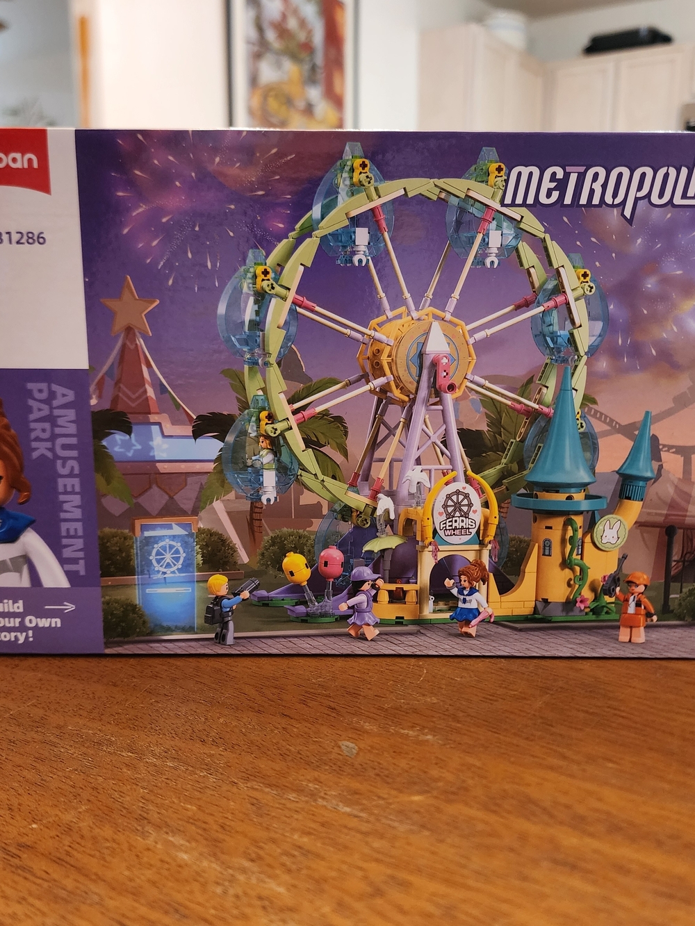 Metropolis Ferris Wheel Amusement Park Playset Brand New.  Ages 6+